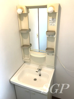 【独立洗面台】 | 英第二マンション | ※別部屋写真です