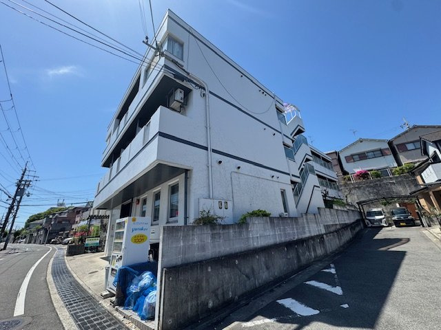 パイン北野田の外観