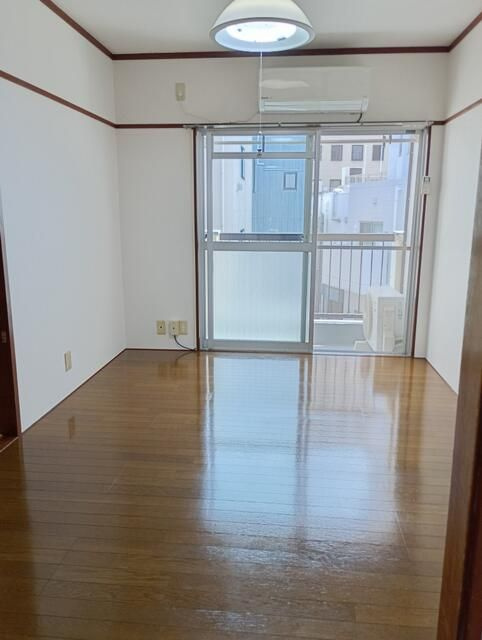 ネオコーポちくまの居間・リビング