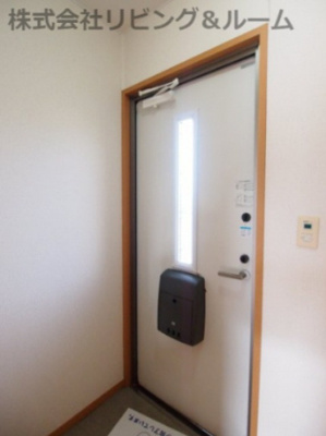 【玄関】 | ソレーユ三笠