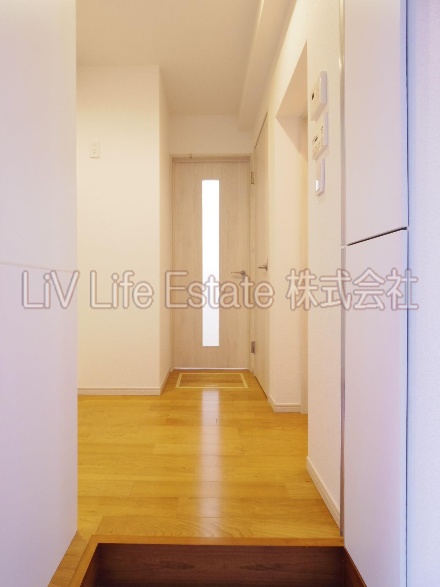 ＡＺＥＳＴ－ＲＥＮＴ一橋学園Ⅱ２０４号室　　　　　　　１００の玄関