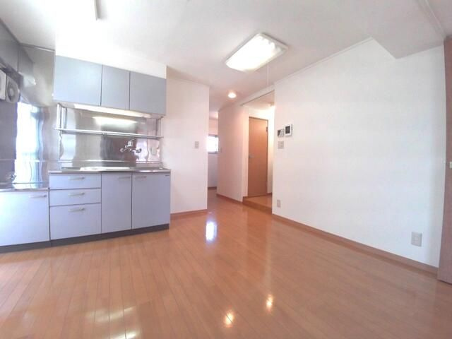 岡部ビルの居間・リビング