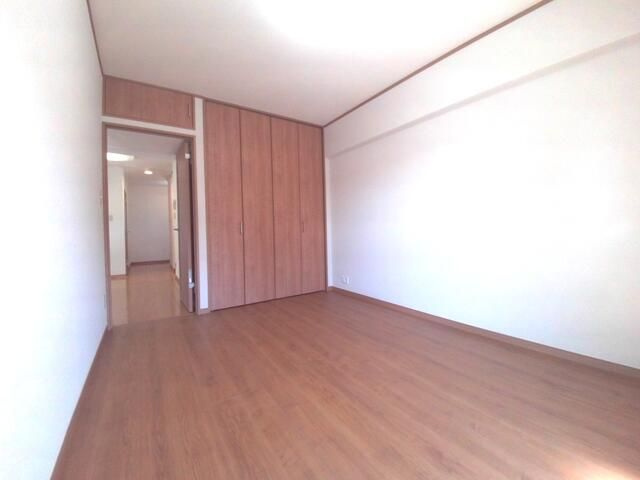 岡部ビルの寝室