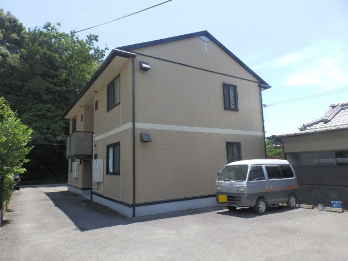 クレールイセキ