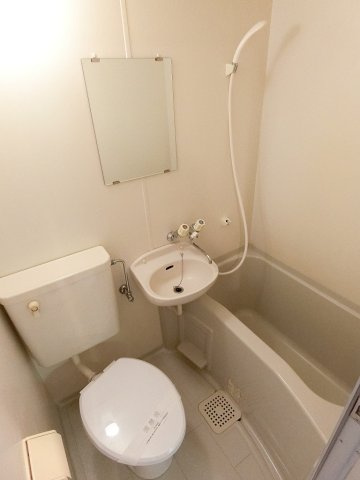 ロワレール横浜西壱番館の浴室