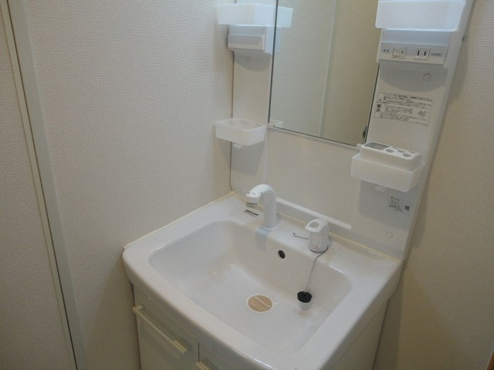 セジュール竹内A棟の独立洗面台|洗髪洗面化粧台