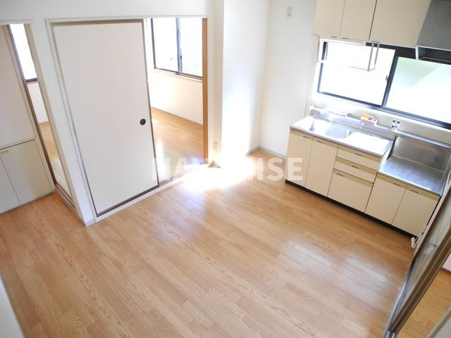 プレジール泉　Ｂ棟の居間・リビング|※同物件反転タイプの写真でございます※現況を優先します※