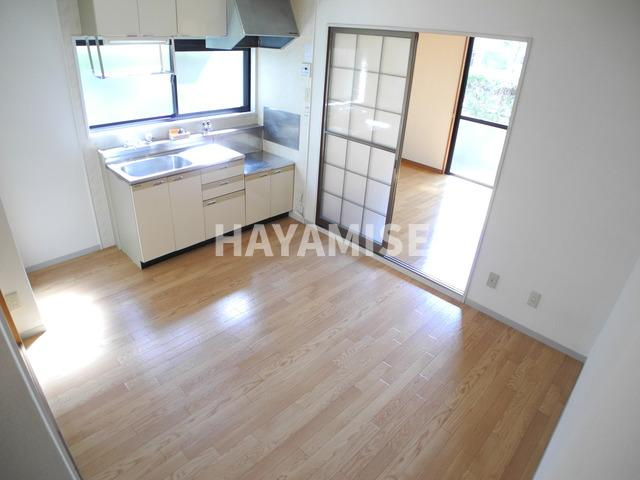 プレジール泉　Ｂ棟のキッチン|※同物件反転タイプの写真でございます※現況を優先します※