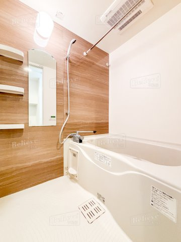 ボワットノワールの浴室|浴室乾燥機付きのお風呂です♪