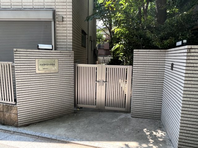 ハックベリーハウスのエントランス