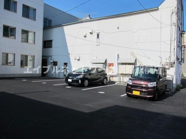 オーレの駐車場
