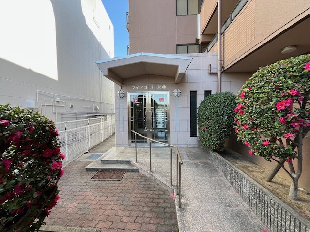 ライブコート泉北のエントランス