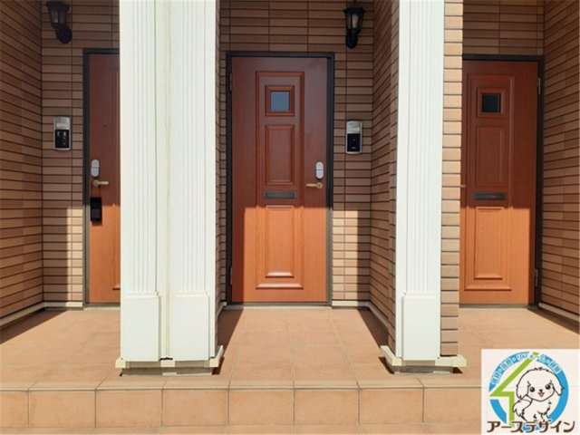 メリディエース・モンスのエントランス