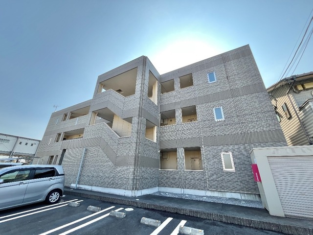 サンク ルミエールＫの駐車場|外観写真その他3