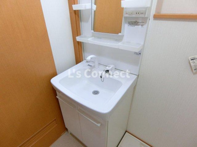 【洗面所】 | 第５メゾンアカマ | 朝の支度もスムーズな独立洗面台。