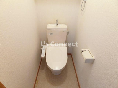 【トイレ】 | 第５メゾンアカマ | 温水洗浄便座付きのトイレ。