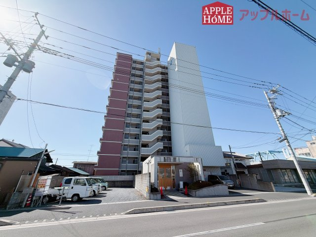 [中古マンション] コンフォート籠原駅前ソレイユの外観|周辺環境にも恵まれた好立地☆日当たり良好×子育てしやすい環境です！いつでもお気軽にお問合せOKです！TEL「0120-466263」