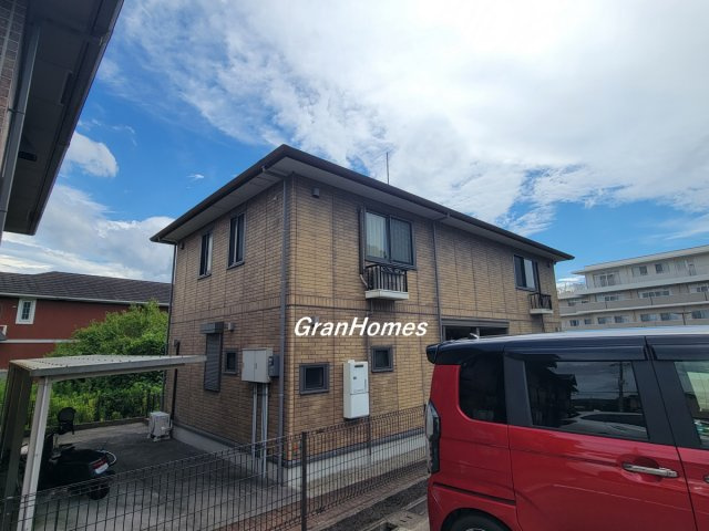 ヒルグレイスB棟の外観