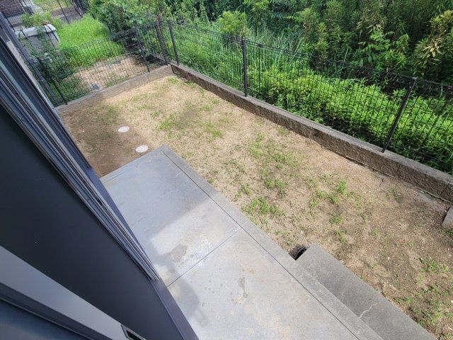 ヒルグレイスB棟のバルコニー