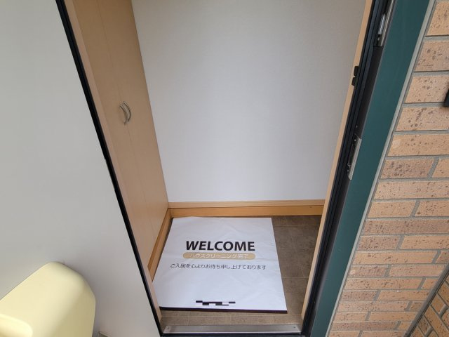 ヒルグレイスB棟の玄関
