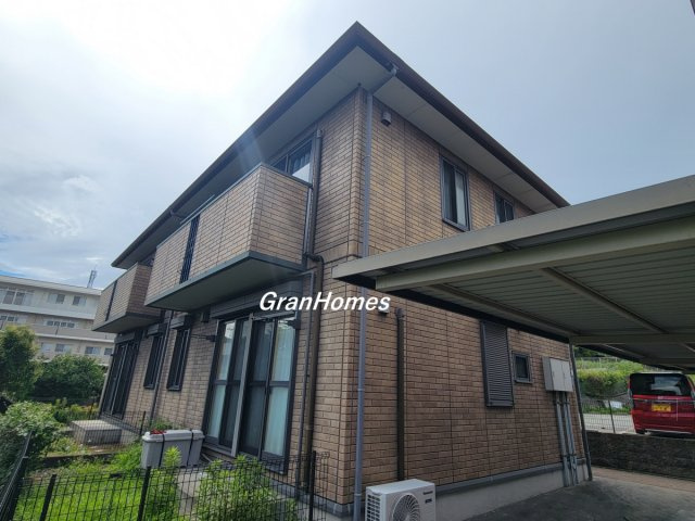 ヒルグレイスB棟の外観