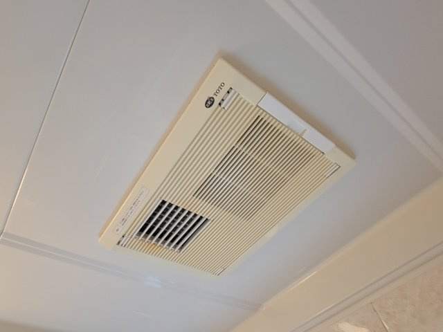 ヒルグレイスB棟の浴室