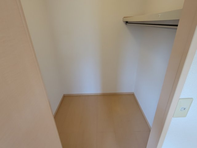 ヒルグレイスB棟の収納