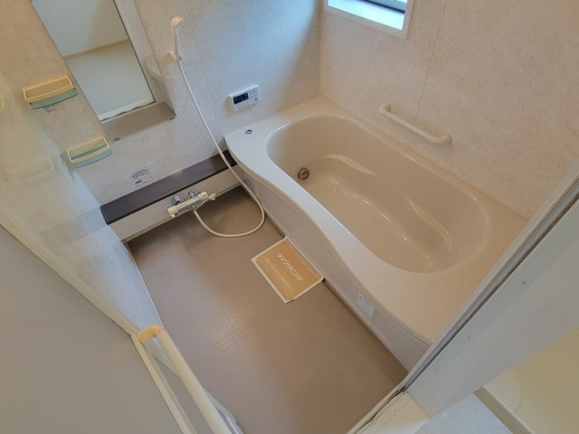 ヒルグレイスB棟の浴室