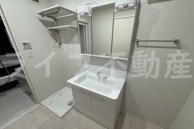 コージーハイムの独立洗面台|独立洗面台、小物を置くことができて便利です