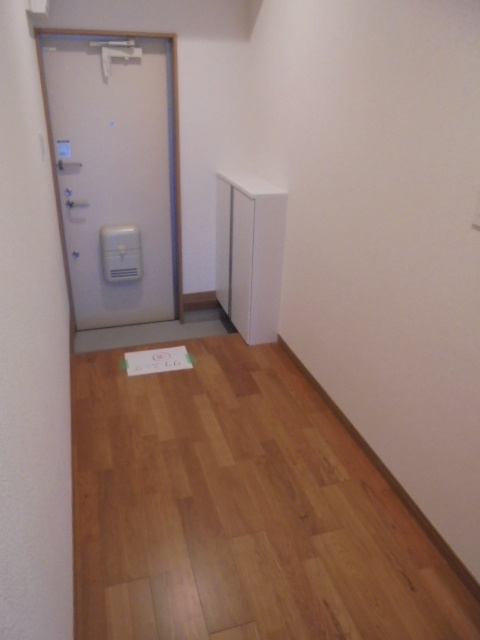 府中市多磨町１丁目の賃貸マンションの玄関