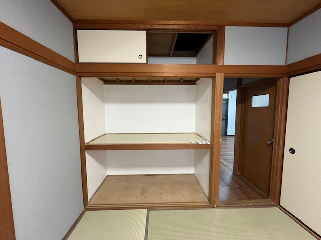 深阪貸家の収納