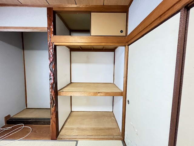 深阪貸家の収納