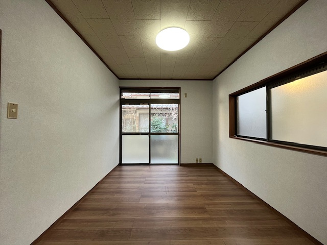深阪貸家の洋室