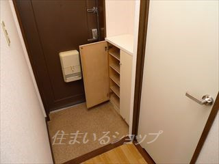 メゾンKSの玄関