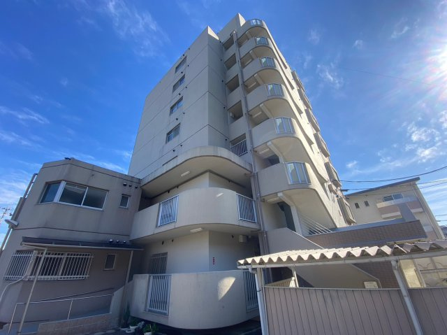 マンション善六の外観