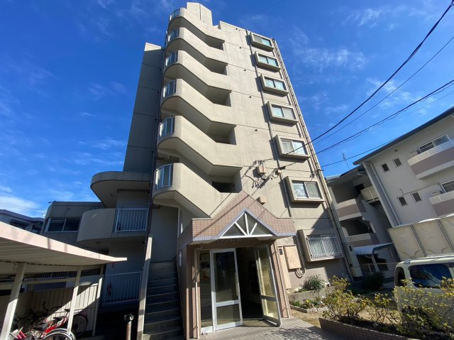 マンション善六の外観
