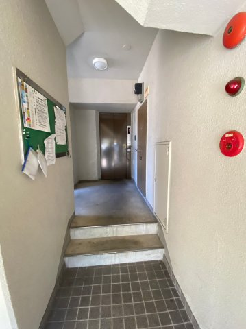 マンション善六のロビー