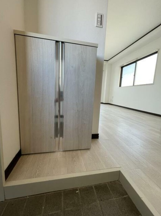 RSハイツの玄関