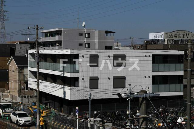 メイプルツリーの外観