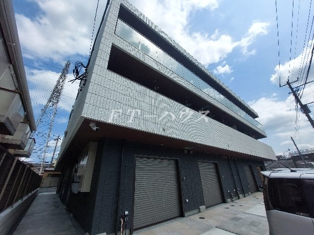 メイプルツリーの外観