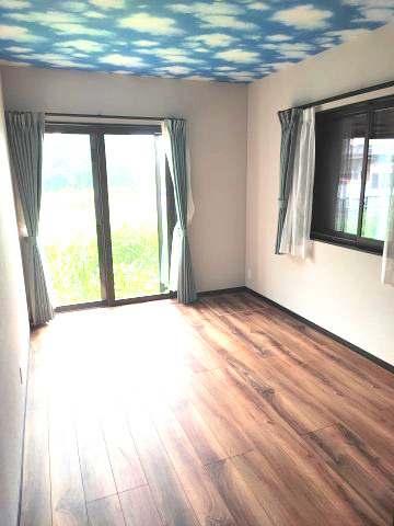 東松山市上野本　未入居住宅（平屋建て）太陽光システム搭載の洋室