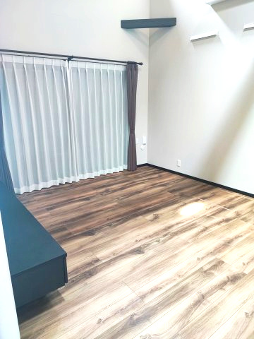 東松山市上野本　未入居住宅（平屋建て）太陽光システム搭載の洋室