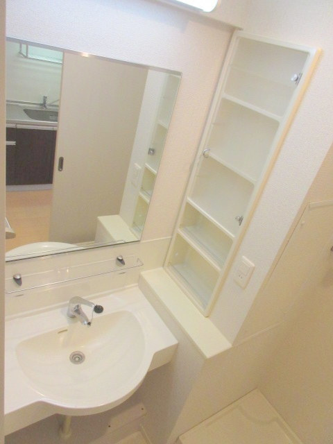 リッツ大倉山の洗面所|忙しい朝に嬉しい独立洗面台