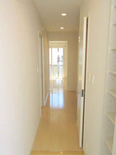 リッツ大倉山の寝室|玄関からの眺め