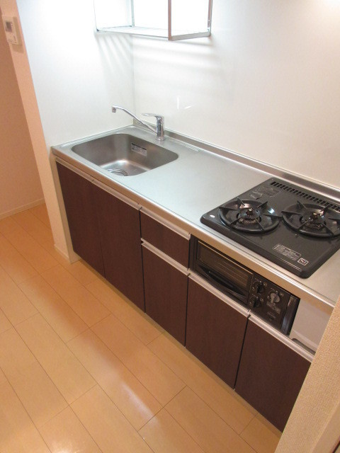 リッツ大倉山のキッチン|料理の幅が広がるグリル付きガス2口システムキッチン