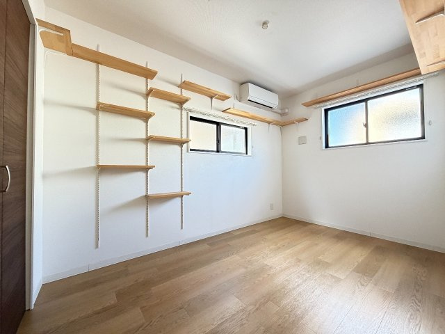 フェリックスの洋室