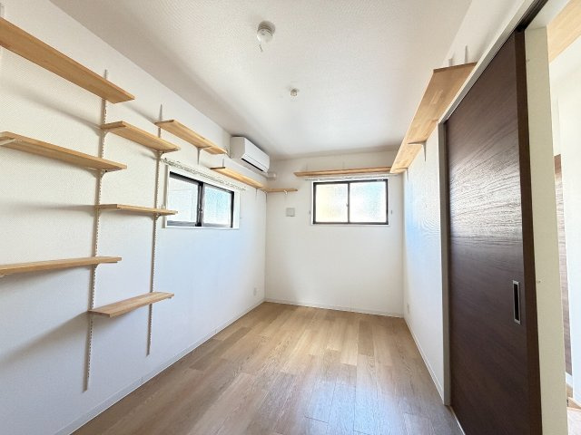 フェリックスの洋室