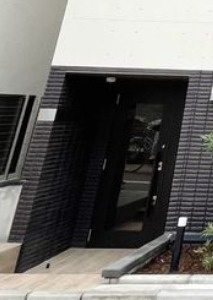 THE PALMS 大島のエントランス