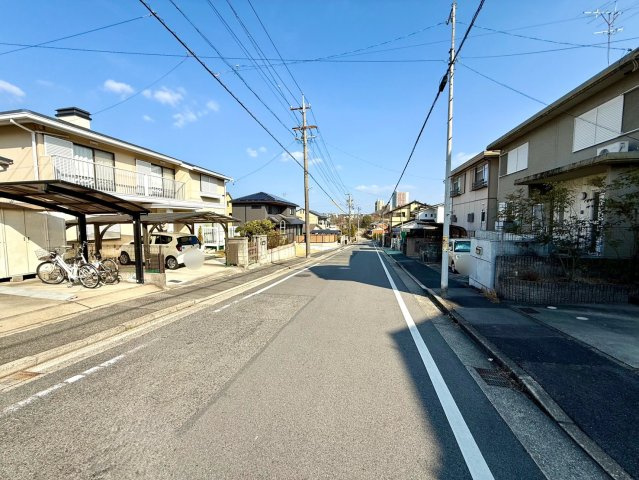 日進市東山六丁目土地の前面道路含む現地写真