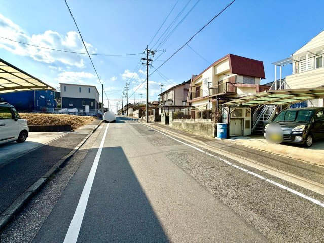 日進市東山六丁目土地の前面道路含む現地写真
